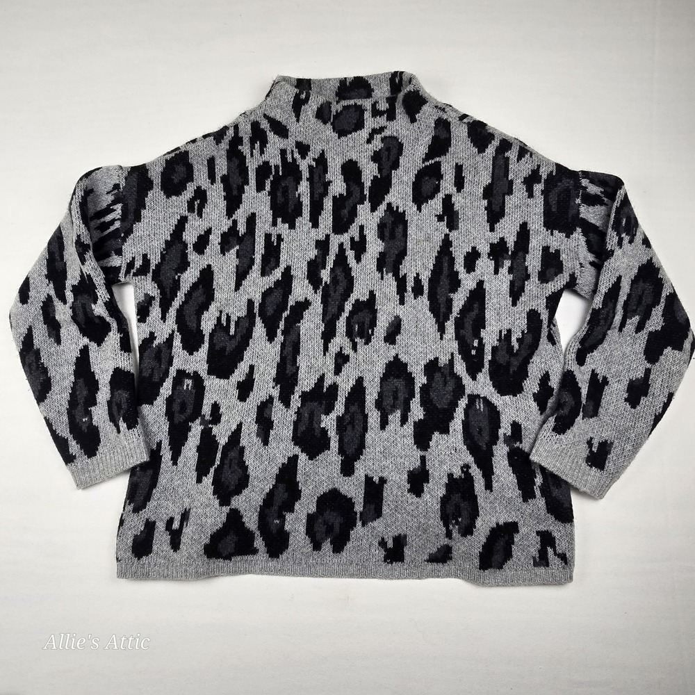 Neiman Marcus Cashmere Womens Small Leopard Print Sweater Gray Grey Black Luxury